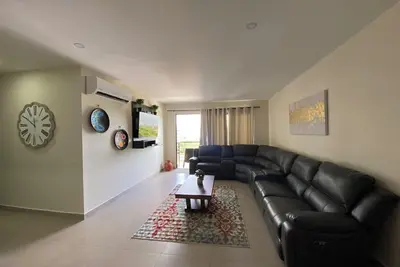 Image de Condo In El Salvador, with a King-size bed.