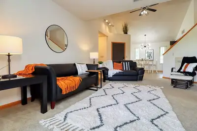 Image de Surfside Retreat by Capitol Beach Lake with Pool!