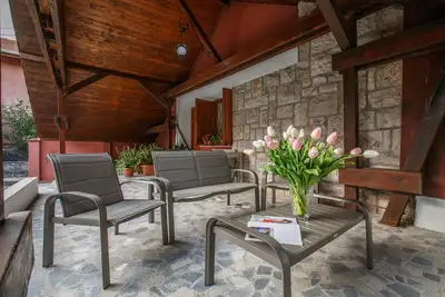 Image de Private garden villa: serenity, private lush haven by the sea.