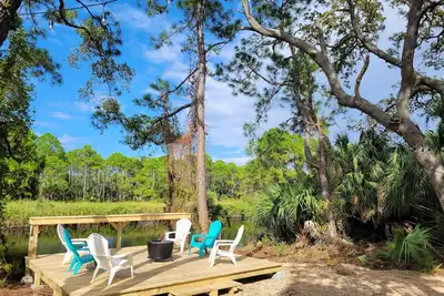 Image de New modern home, 3 minute walk to the beach, on bike trail, full Rv hookup