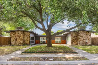 Image de Timeless Home in N. Dallas. Minutes to Presbyterian & Medical City Hospitals!