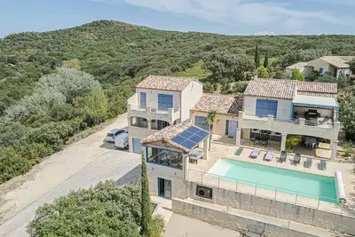 Image de villa de luxe avec vue imprenable