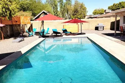 Image de Spacious, Free Private Heated Pool, Great Location! 10+ Guests & Pet Friendly