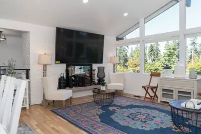 Image de Cheerful 3-bedroom house with large backyard\n