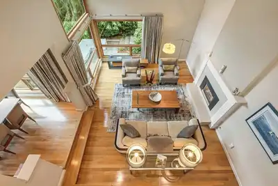 Image de Elegant Escape in Tranquil Setting