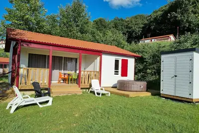 Image de Chalet Etxetxoa, de 1 à 4 personnes avec Spa, terrain privé et piscine.