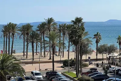 Image de Appartement avec vue sur la mer et parking Av-30