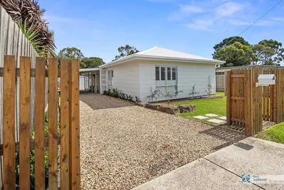 Image de Castaway, Cowes beach house