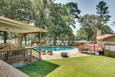 Image de Charming Texarkana Home: Lake & Pool Access!