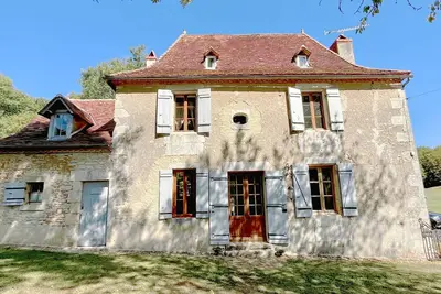 Image de Maison Périgourdine en pierre nature avec piscine