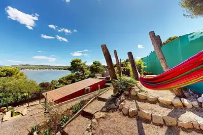 Image de Maison avec très belle vue sur l étang de berre  a 5min de la plage