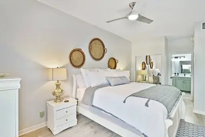 Image de Carlin Park Villa, Pool, Pets Ok-Walk to the Beach!