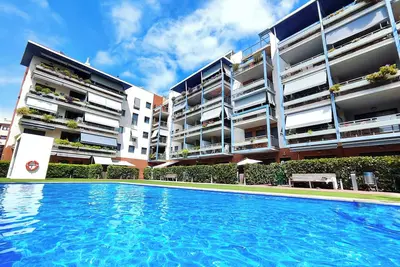 Amplio Apartamento con Piscina en Cambrils Playa