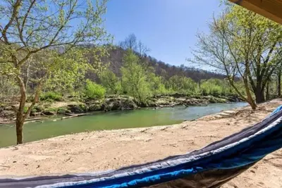 Image de Furnished Glamping Tent/King Bed/Access to the Red River - Dancing Deer - #6