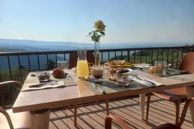 Image de The Terrace on the Hill