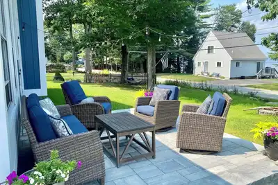 Image de Peaceful lake escape; newly remodeled family cottage close to ski mountain!