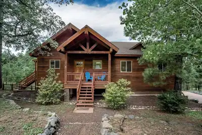 Gorgeous Cabin Retreat with Ac and Hot Tub in the Pinetop Country Club