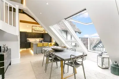 Executive 3 Bedroom Penthouse Apartment, 2 Bath and Mezzanine
