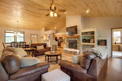 Image de Furnished Deck & Grill: Wooded Torreon Cabin