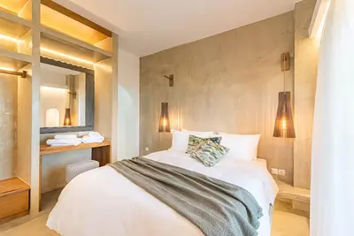 Image de Beautiful Santorini | Villa Leon | 4 Bedrooms | Stunning Heated Jacuzzi & Beautiful Sea View | Vourvoulos