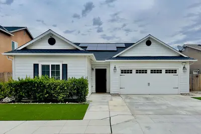 Image de All The Comforts Of Home - Safe & Quiet Neighborhood - 2 Car Garage