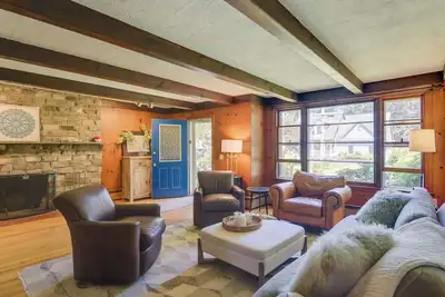 Image de Home in Narragansett w/ Beach Access!