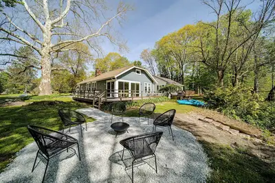 Image de Charming Riverfront Retreat – Wineries, Kayaking & Gotl