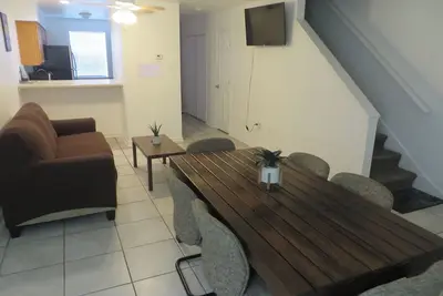 Image de Close to Store and Airport