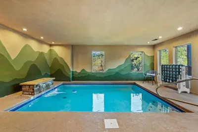 Image de New - Prime Location / Views / Private Pool & Hot Tub