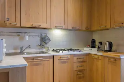 Image de Penthouse 4 Min to Arena inside fortress wall!