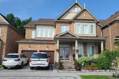 Image de 3 bdrm 3 full bath W/D in Brampton/Toronto, sleeps 16.