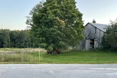 Image de Nature Abounding- Central to 4 beautiful Nh lakes! !