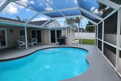 Image de Bayshore Gardens Family Retreat/ heated pool.