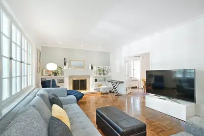 Image de Retro-Chic Spacious Home on 2 floors in Montreal\n