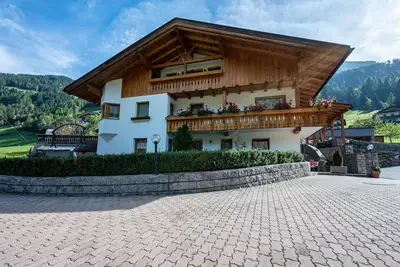 Image de Appartement \"Haus Kofler\" avec vue sur les montagnes, terrasse privée et Wi-Fi