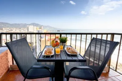 Image de Sea & Mountain views from a 10th floor studio with terrace by 10ToSea
