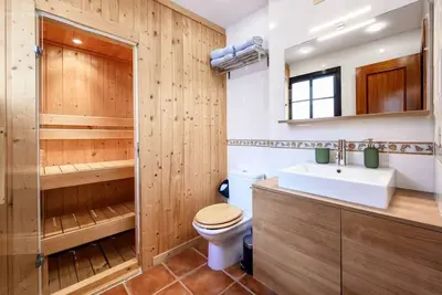 Image de Sauna, 3 bedroom apartment by 10ToSea