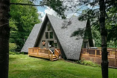Image de The Riverside Cabin & Cottage - Rustic & Private
