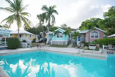 Image de Connecting Bungalows for 6