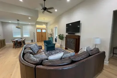 Image de Four Bedroom Downtown Tomball Cottage