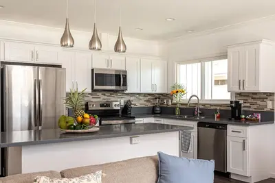 Ho'omaha Haven, Modern Remodel, 2 Kitchens, A/C