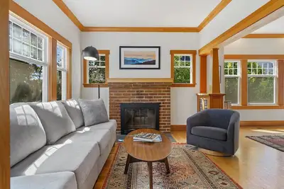 Image de Luxurious Family Oasis in Fountain District, Walking Distance to Cafes & Parks