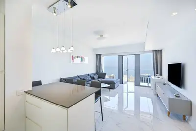 Modern 2br Amazing Sea View W/Parking by HolyGuest