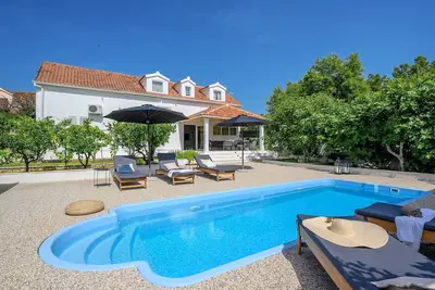 Image de Luxury villa Essencia Milna Brac with private heated pool