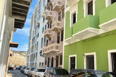 Image de Historic 1895 Pent House apartment with amaizin Ocean Views