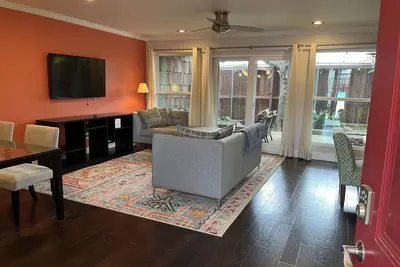 Image de 2/2 Walk to Barton Springs and Zilker Park!