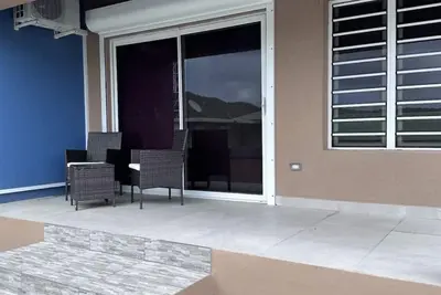 Image de The Nest studio apartment. Nestled away along the hillside.