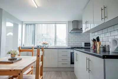 Image de Guest Homes | Beautiful 5 bed in Bradford