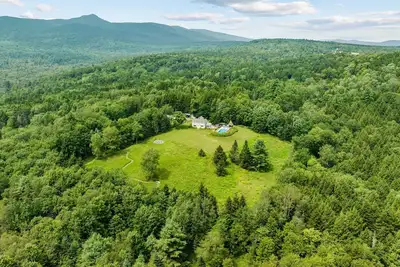 Family Retreat on 11 acres ~ Private Pool~Tennis/Pickleball ~ Game Room