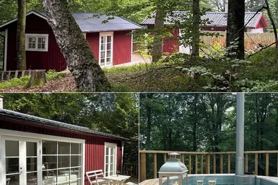 Image de Two beautiful smaller houses with boat in a natural setting on Lursjön